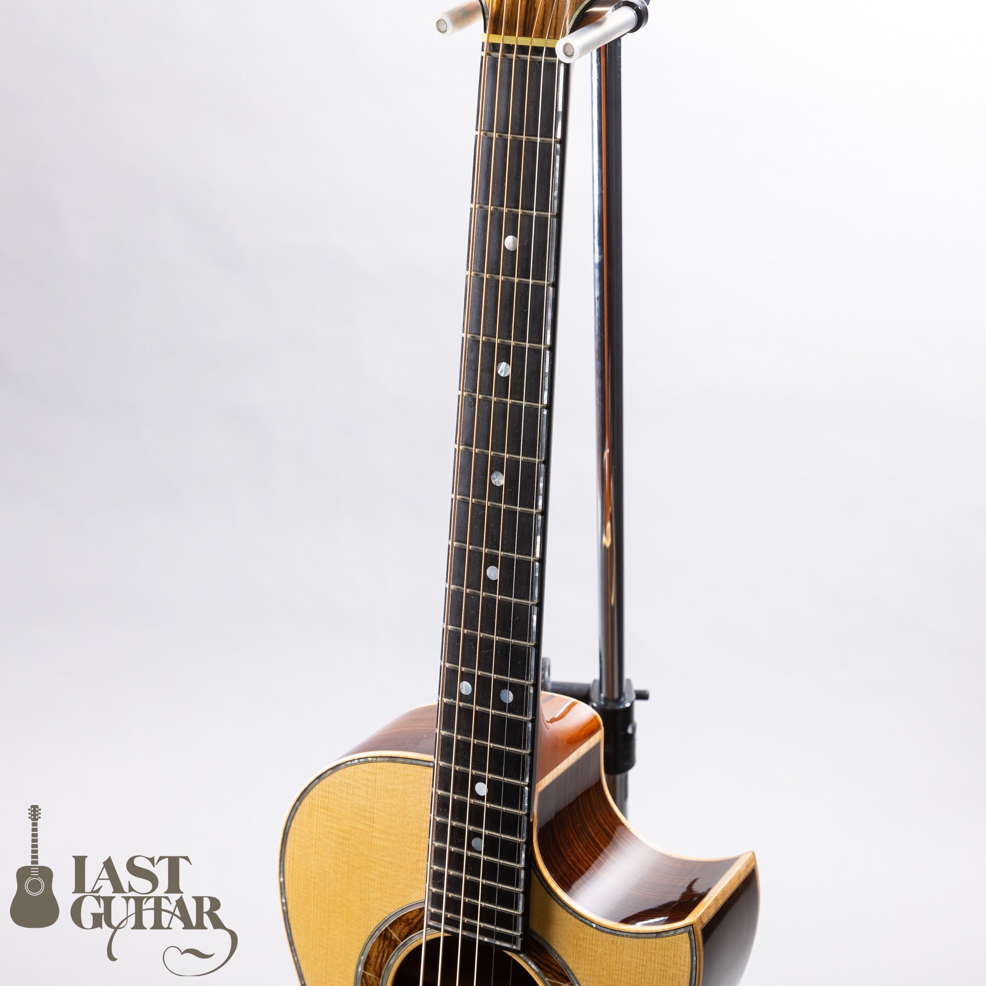 Iwaneko Guitars Type-OC 14F German Spruce Top