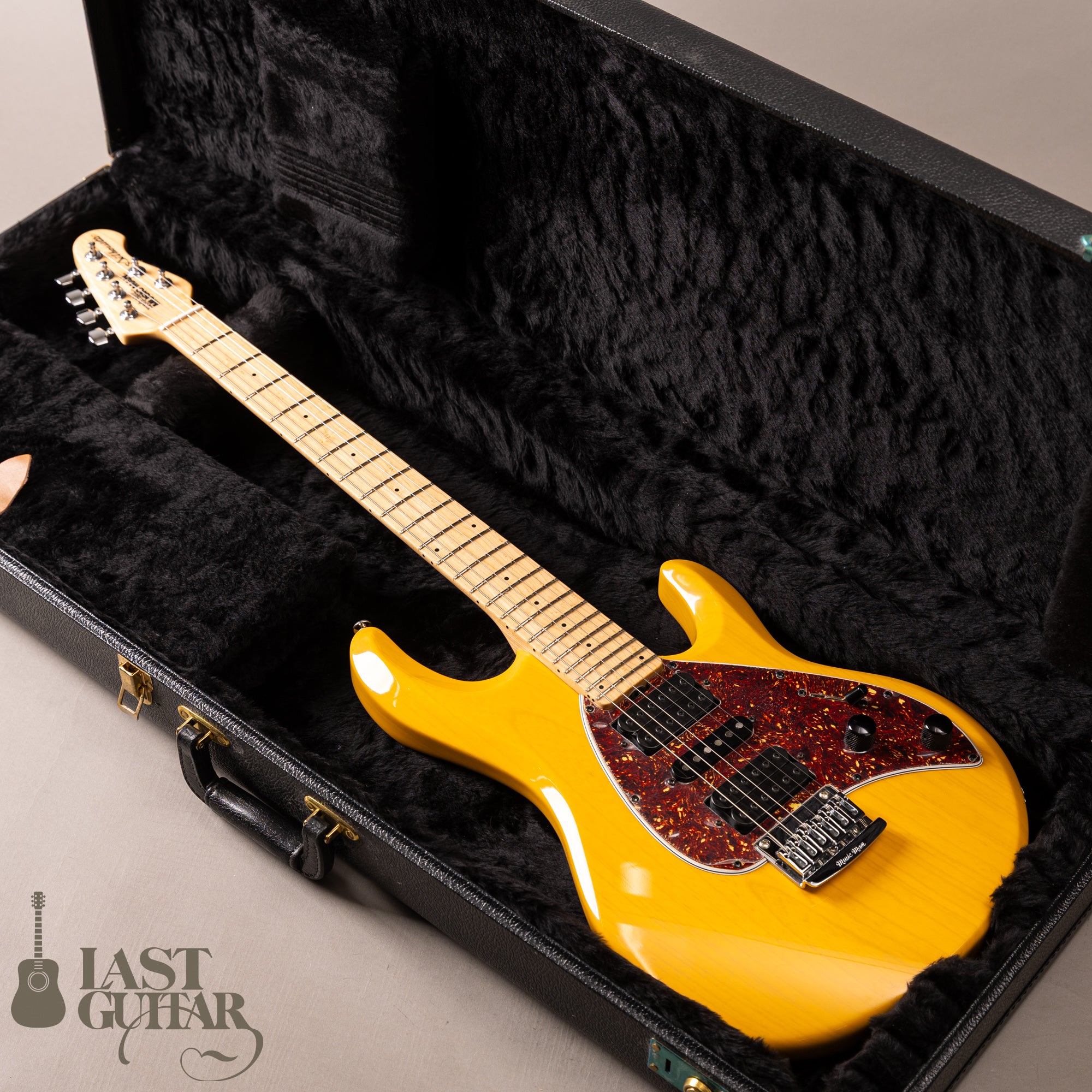 Music Man Silhouette HSH Butterscotch/M