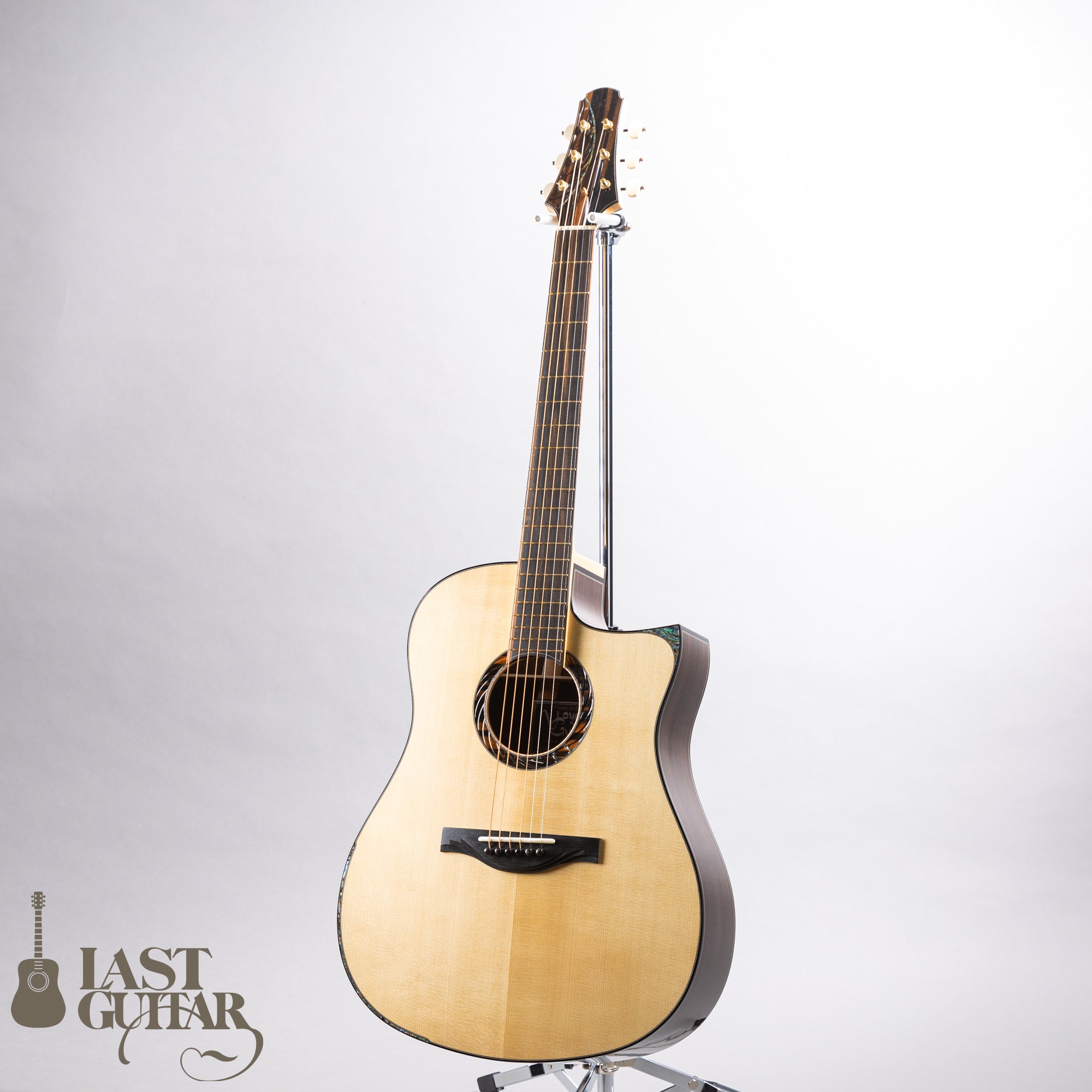 Voyager Guitars VD Domed Top/Cylindrical Back